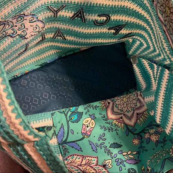 VERA BRADLEY BEACH TOTE! BRAND NEW WITH TAGS!!!!! - Picture 6 of 8